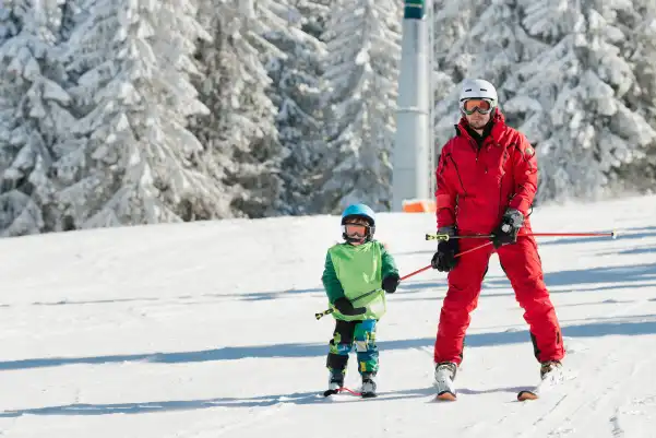 Skier avec des enfants: astuces pour bien apprendre